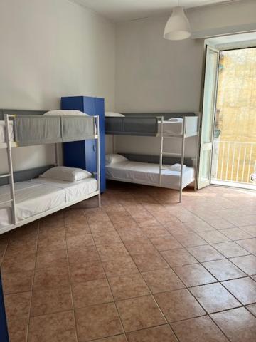 Auberge de jeunesse Coremi à Naples Extérieur photo